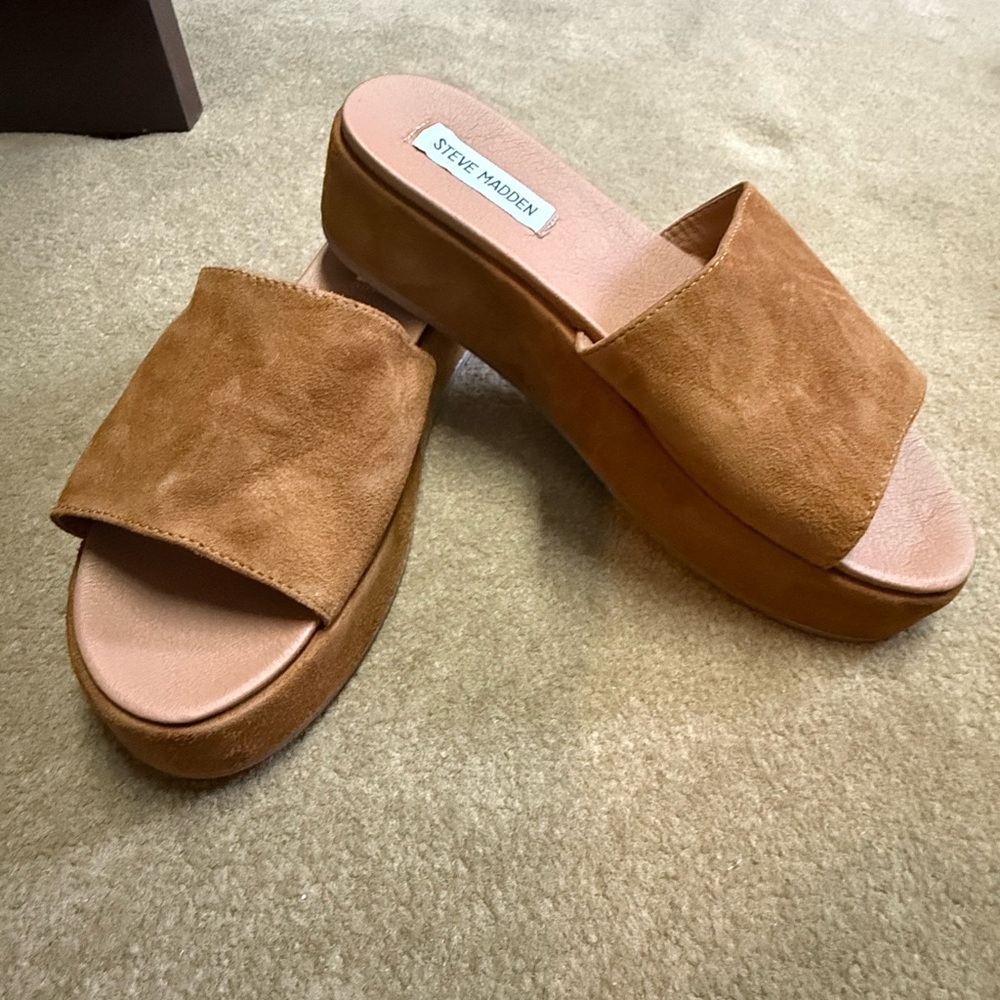 Steve Madden Tan Mules Minimalist Design